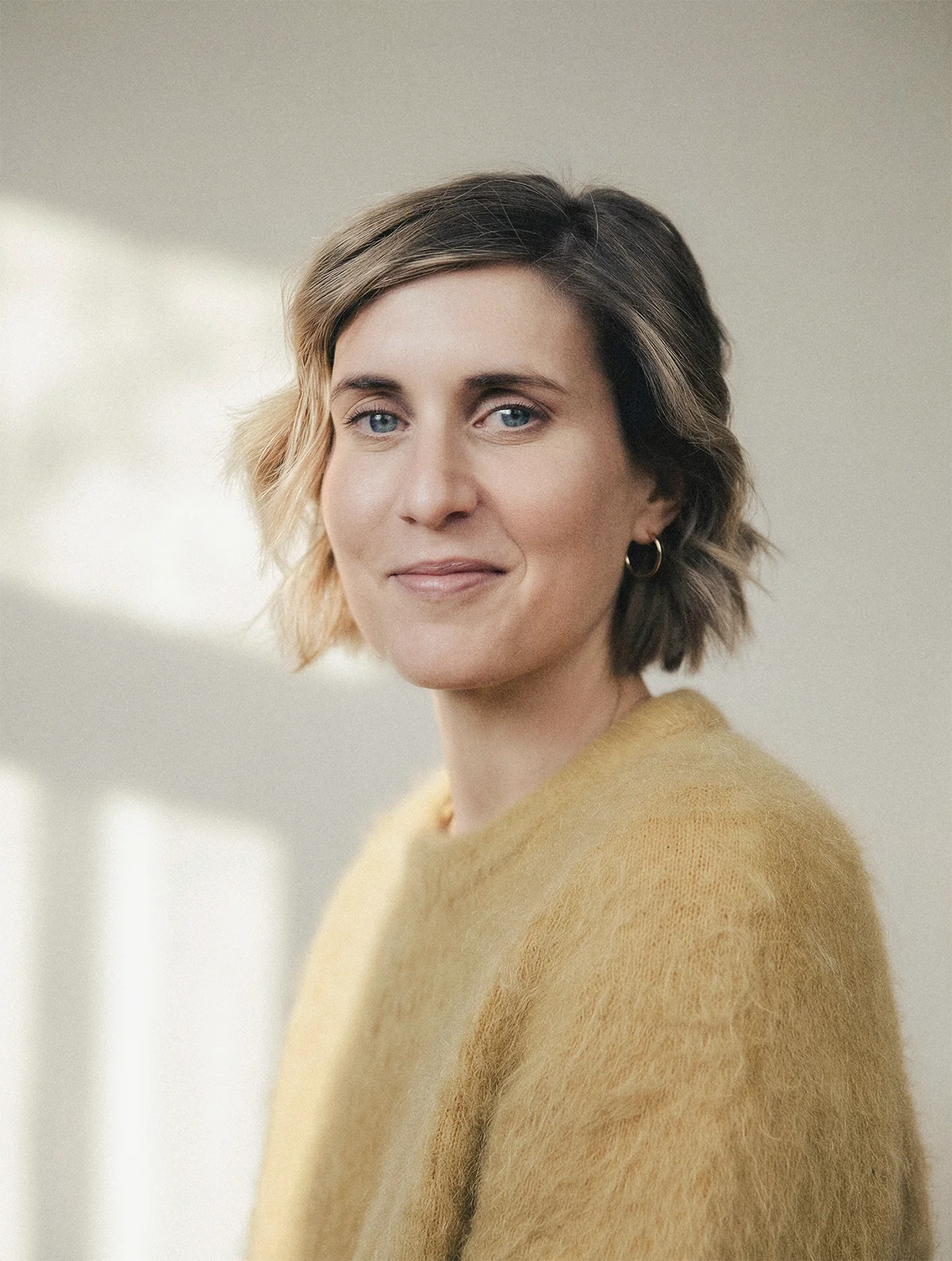 simone-breker-about-me-portrait simone-breker-about-me-portrait