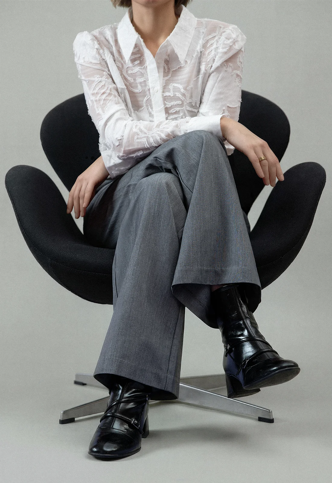 simone-breker-hero-portrait-03 simone-breker-hero-portrait-03